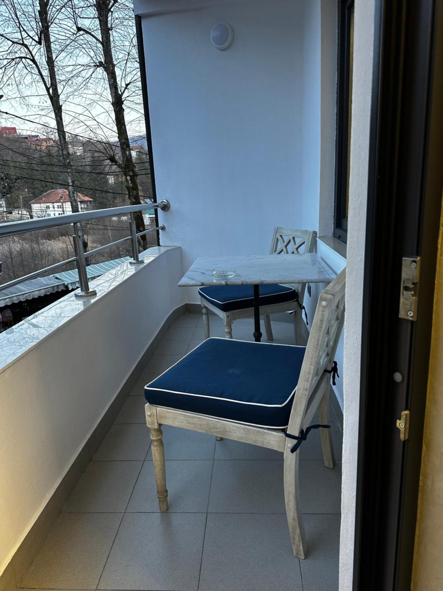 Cameră dublă Deluxe cu balcon