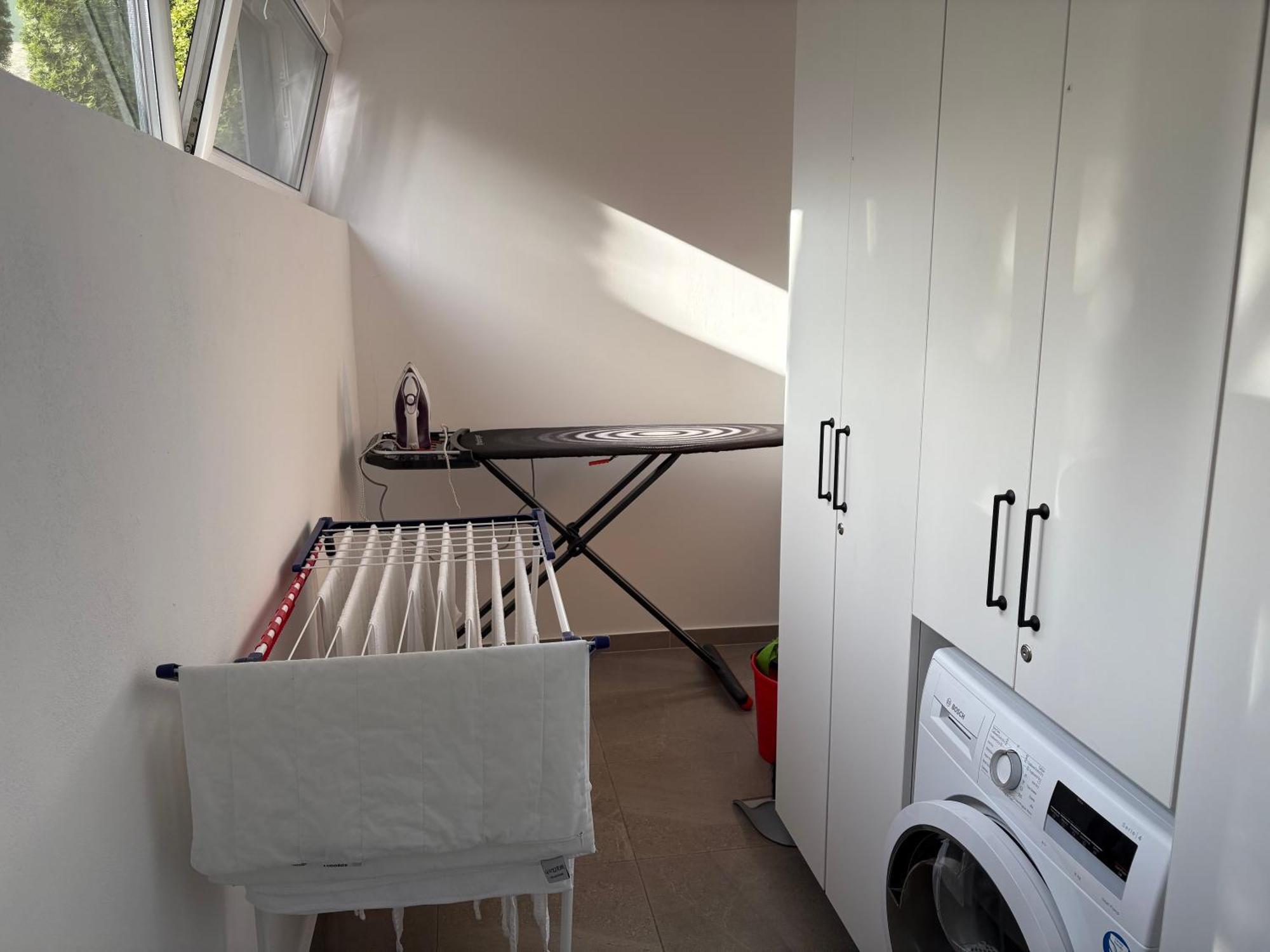 One-Bedroom Apartment 1