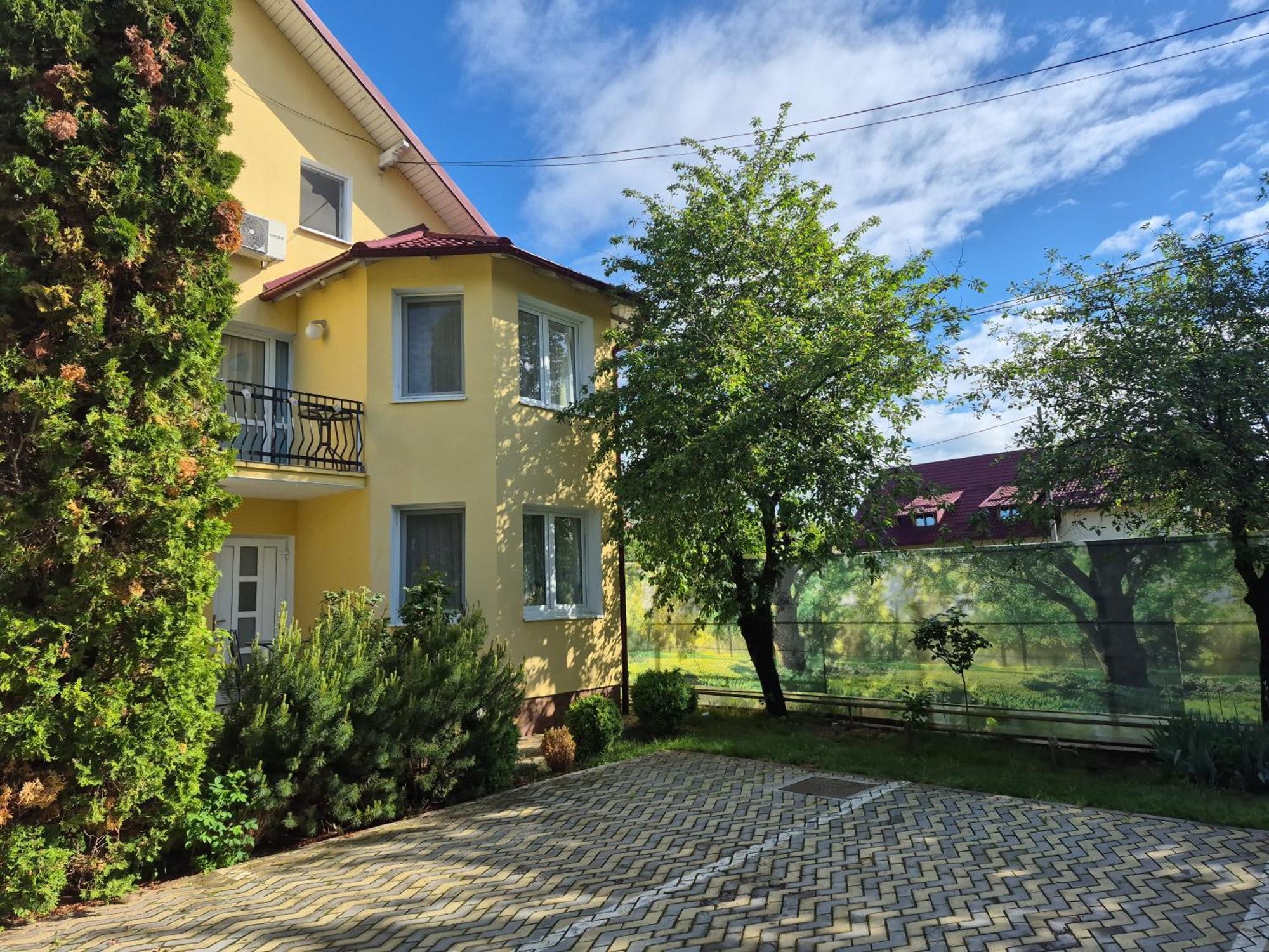 Casă cu şase dormitoare