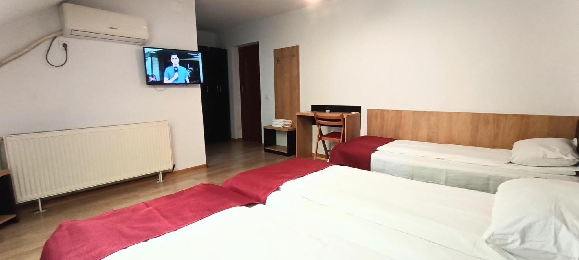 Cameră triplă