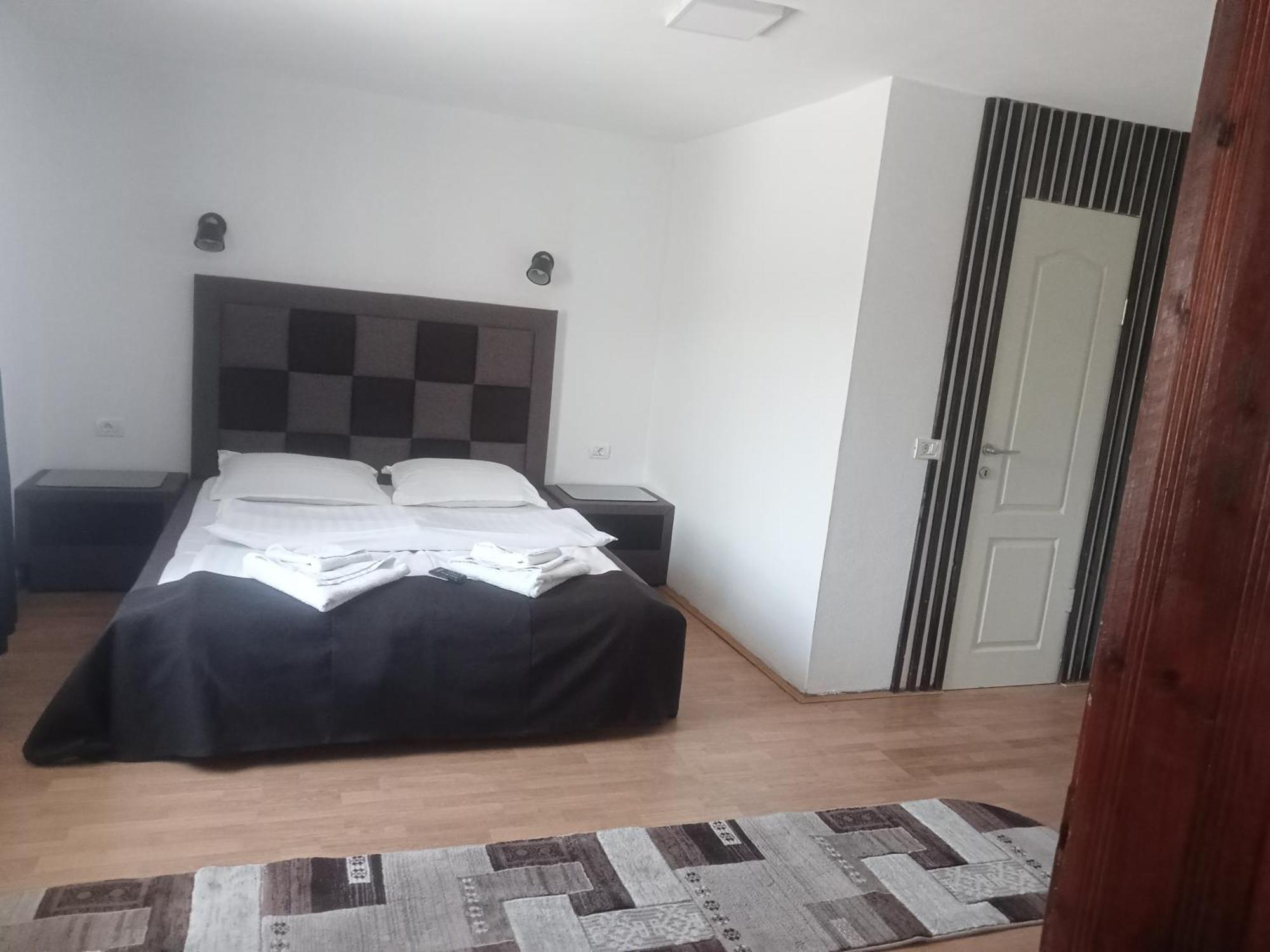 Cameră dublă cu baie privată