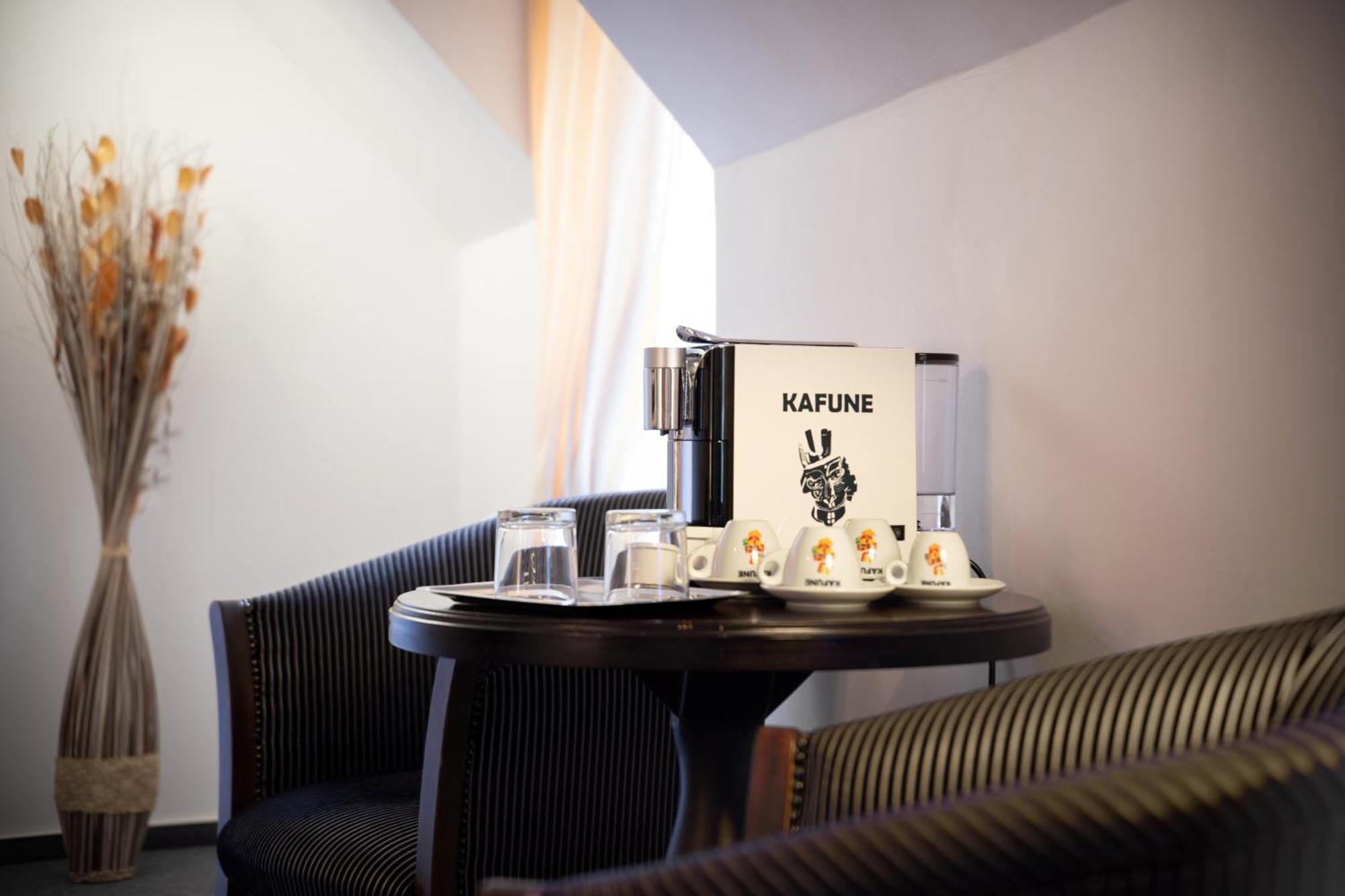 Standard Queen Room