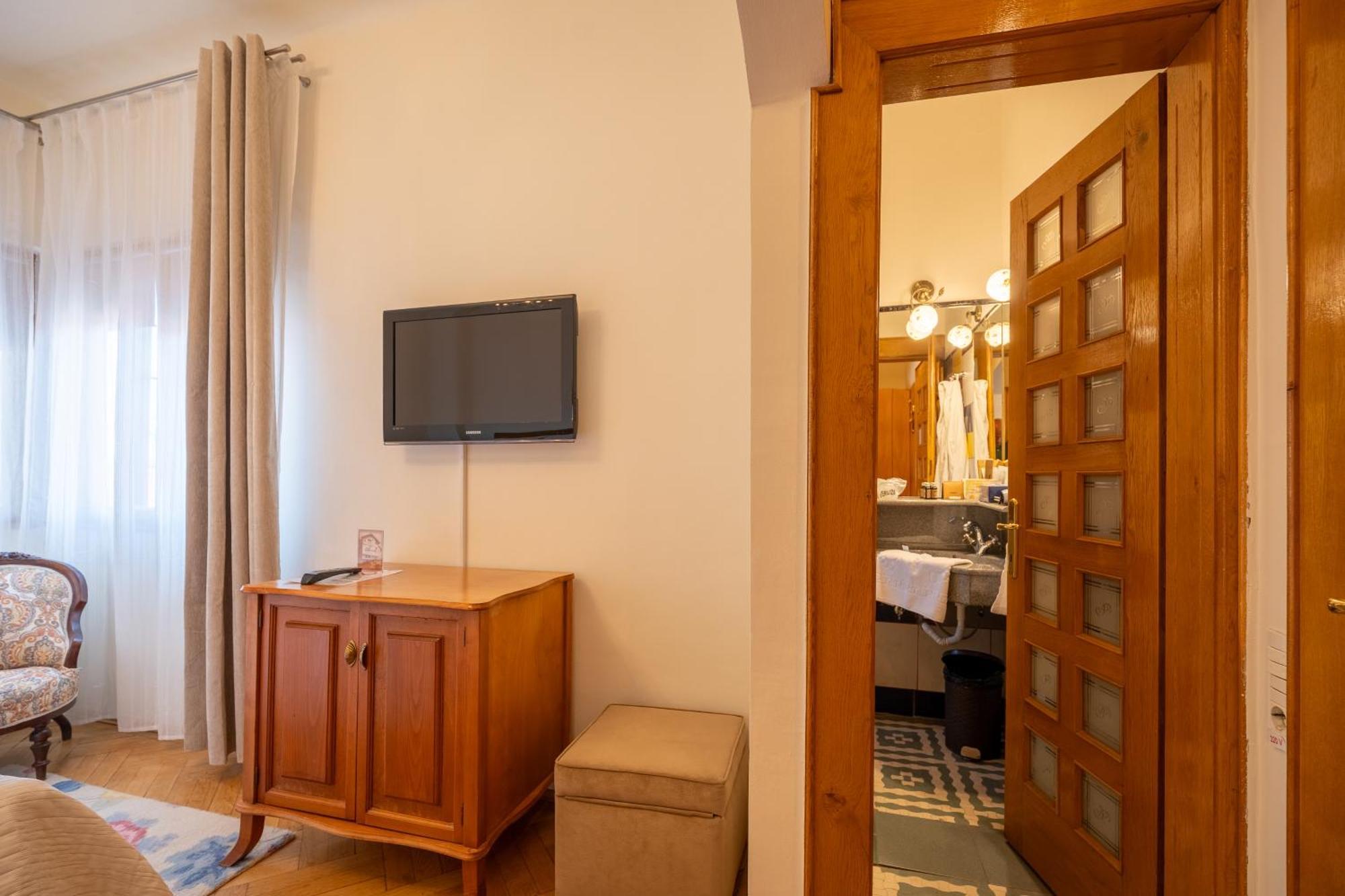 Double Room upper floors no elevator