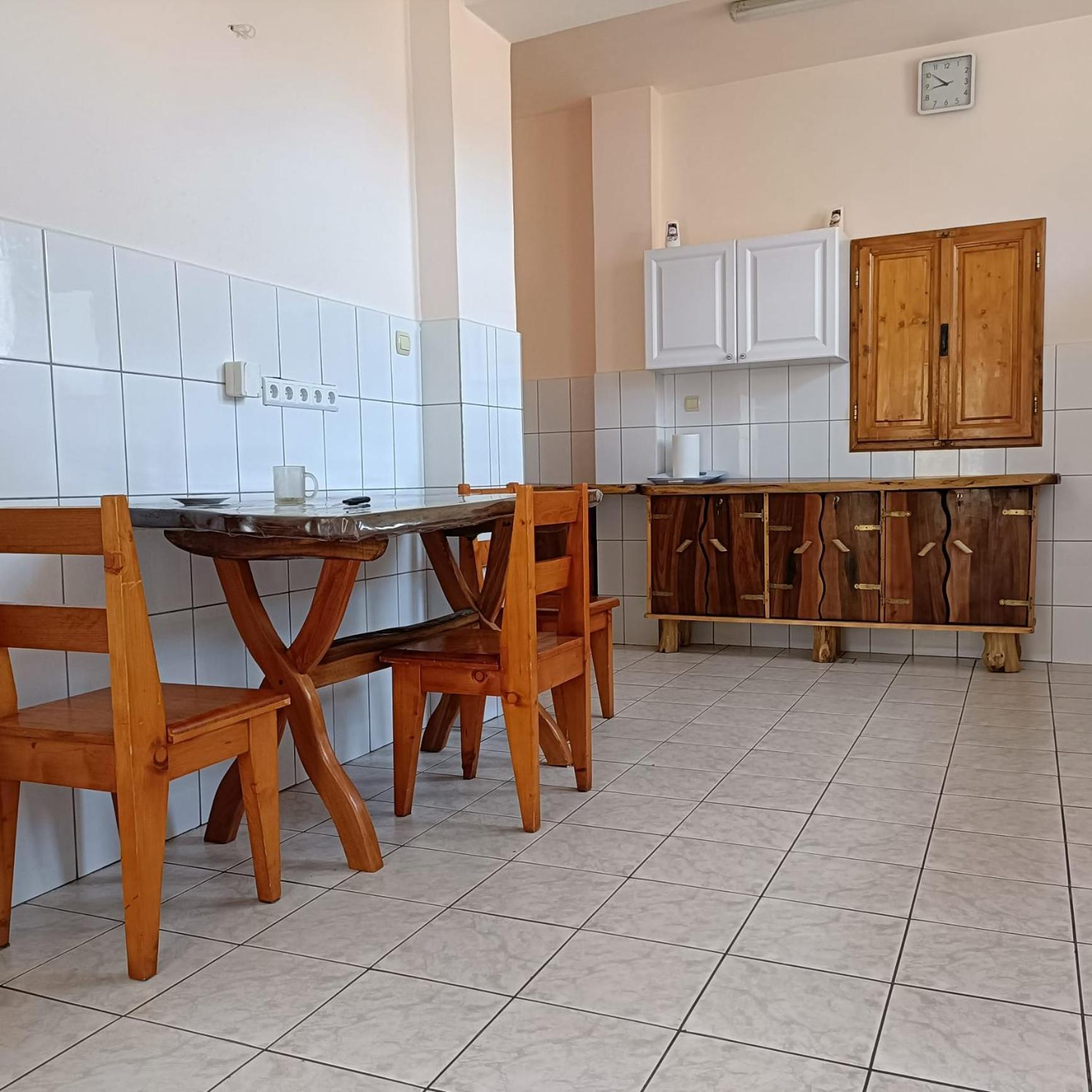 Cameră triplă cu baie privată