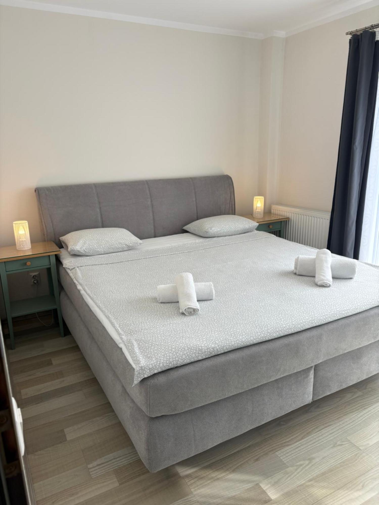 One-Bedroom Apartment 4