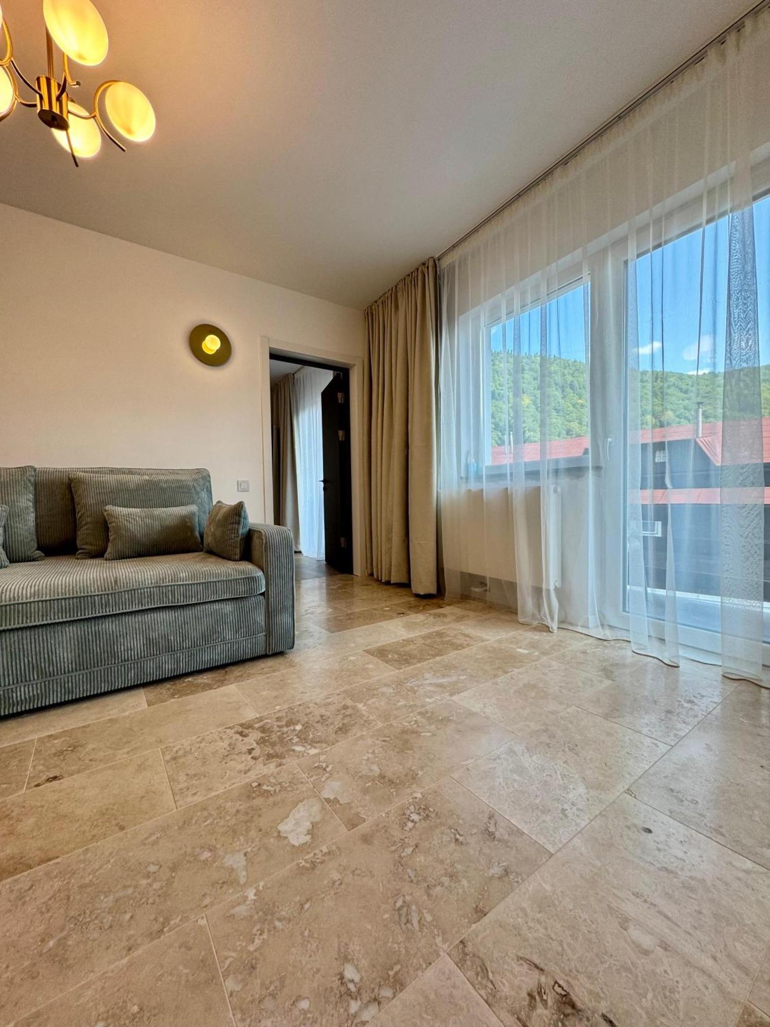 Apartament cu balcon
