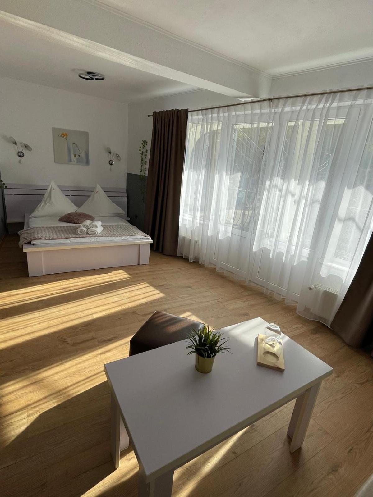 Cameră dublă cu balcon