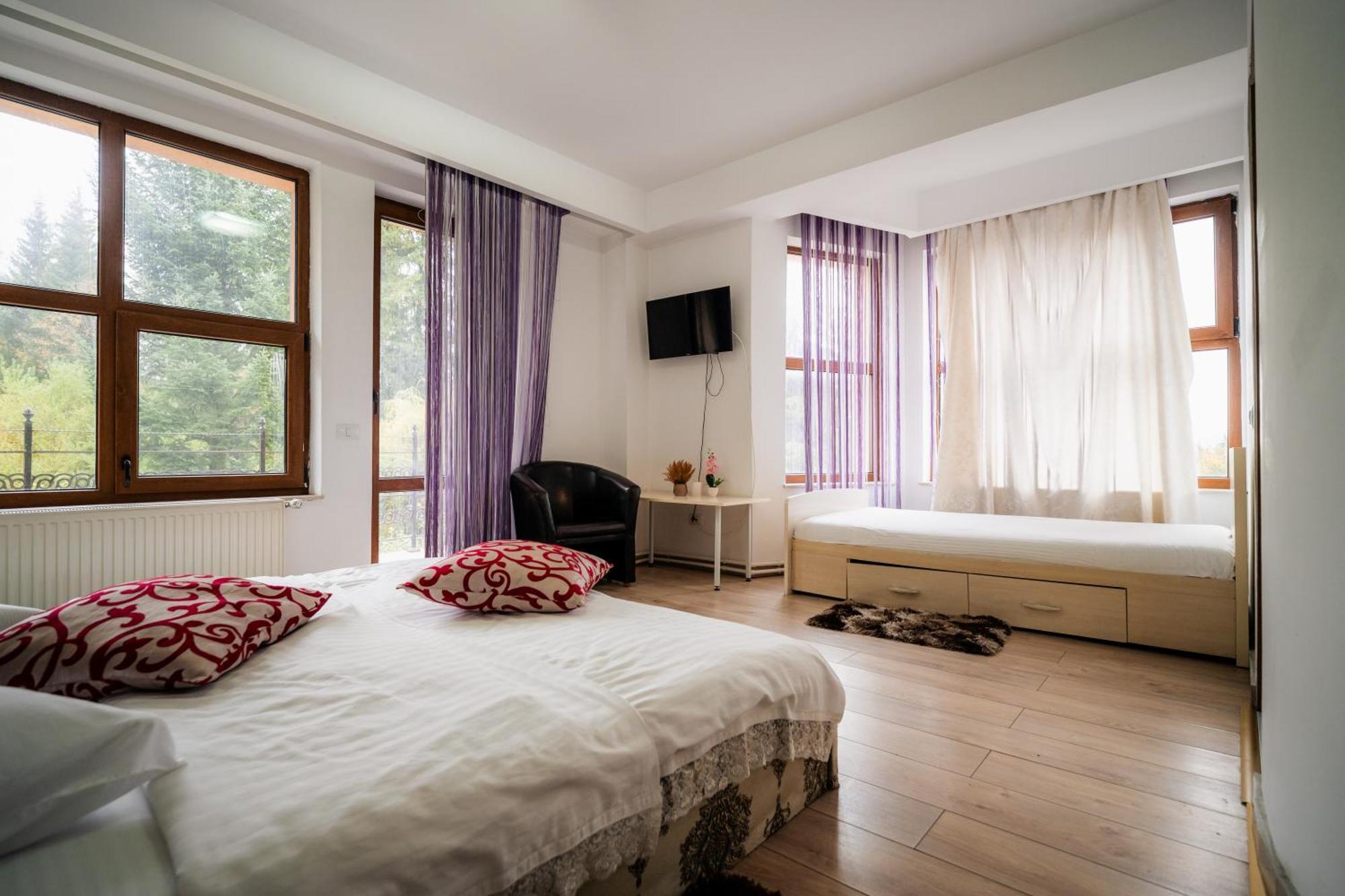 Triple Room Private Bathroom