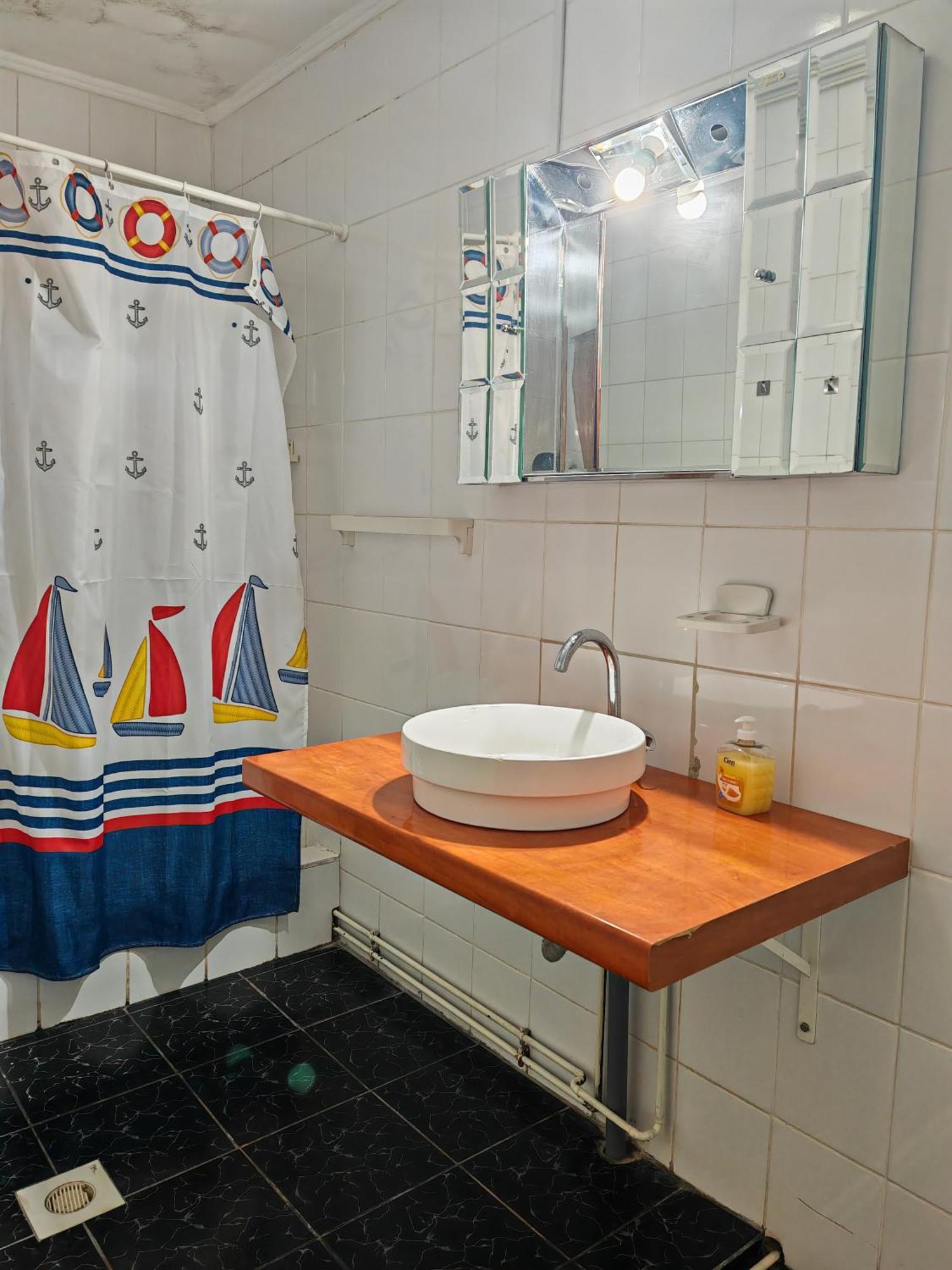 Cameră dublă cu baie privată