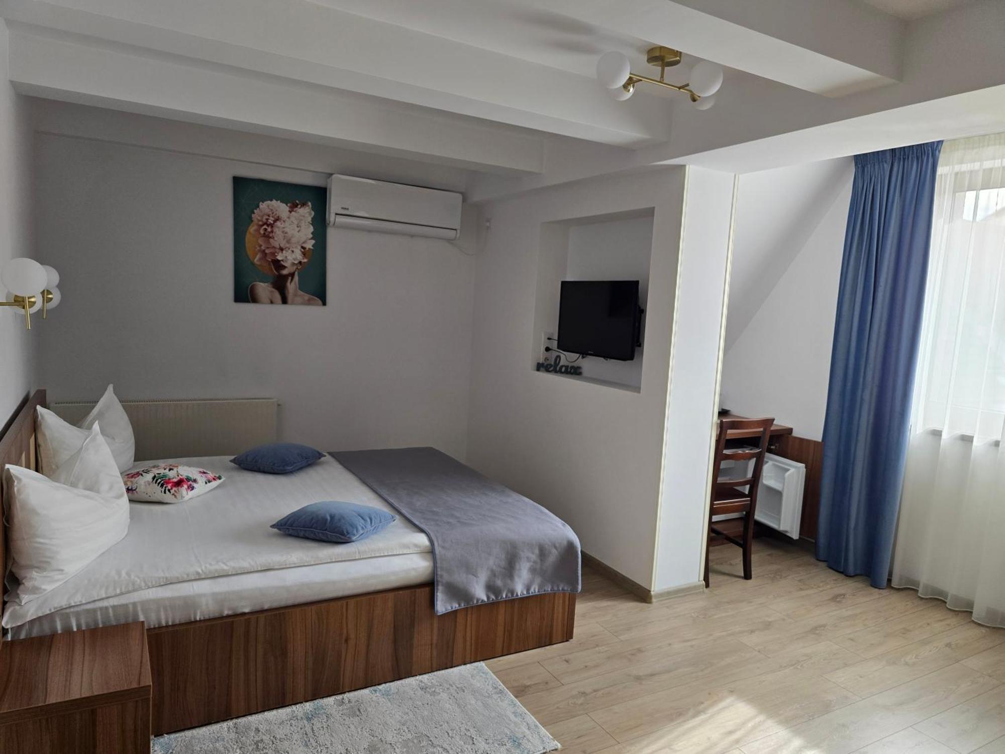 Double Room,1746926647:JPEG