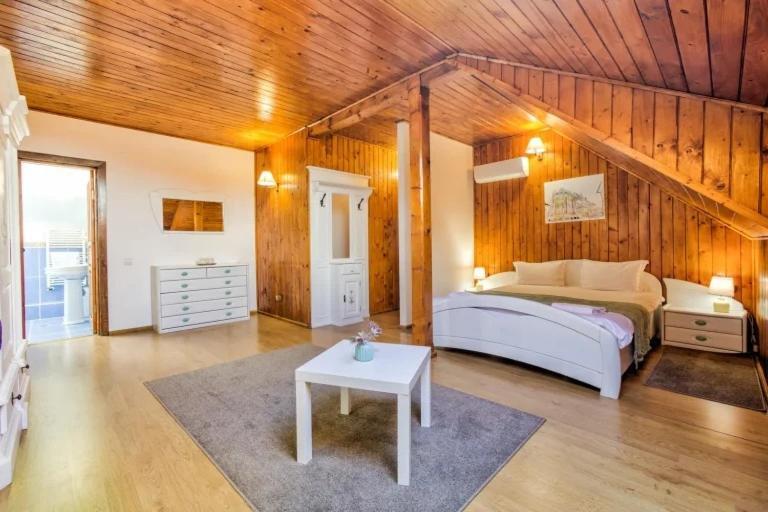 Standard Family Room