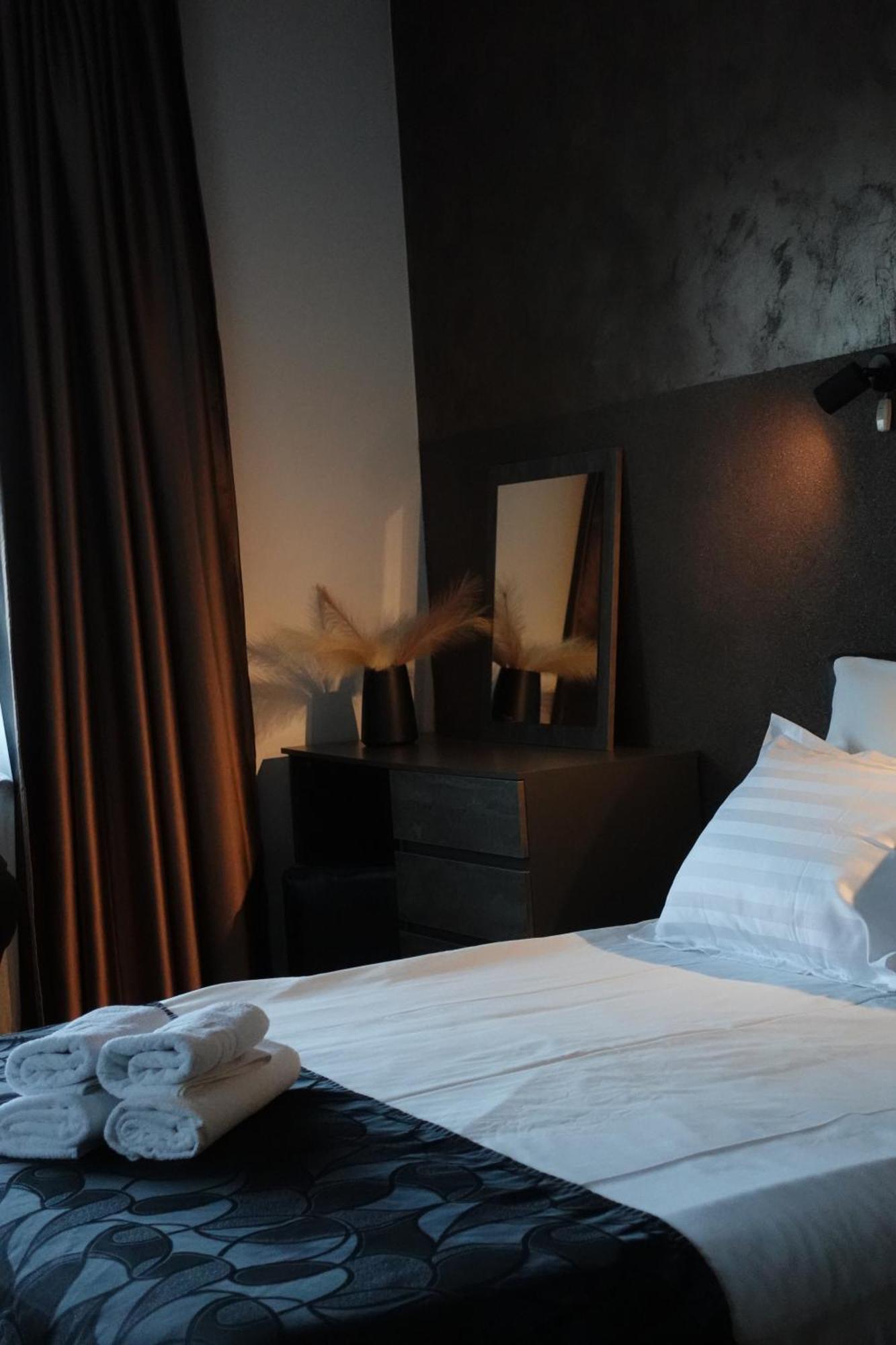 Cameră dublă Deluxe cu balcon