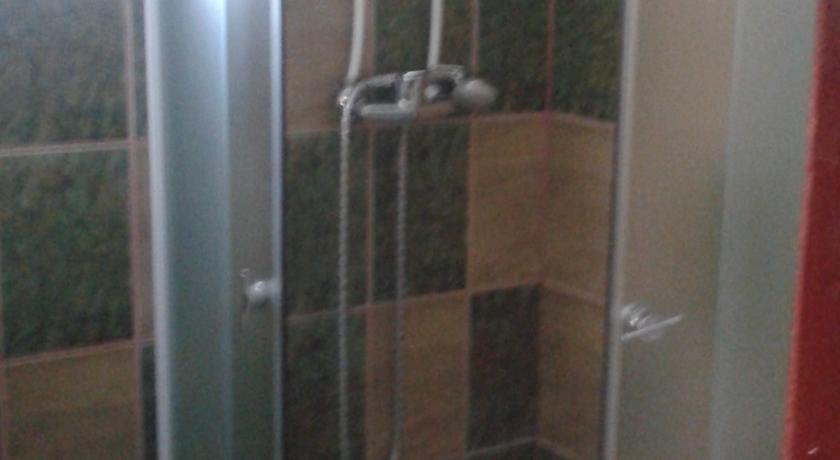 Cameră dublă cu baie privată