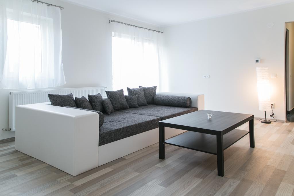 One-Bedroom Apartment Terrace