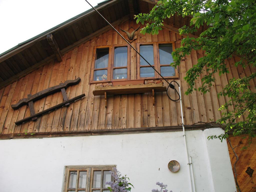 Cameră cvadruplă cu baie privată.