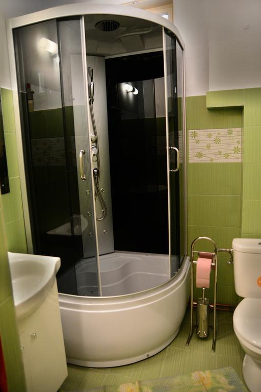 Double Room with Shared Bathroom,447016470:JPEG