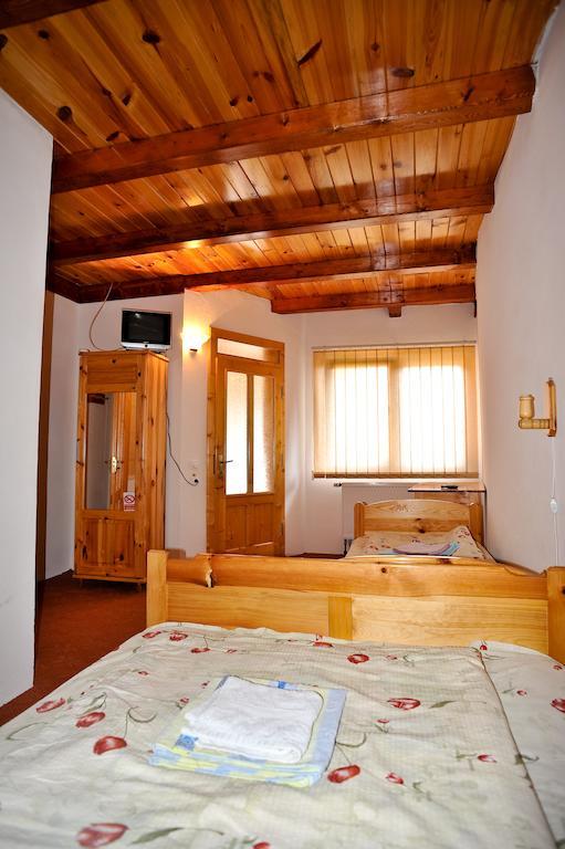 Cameră triplă