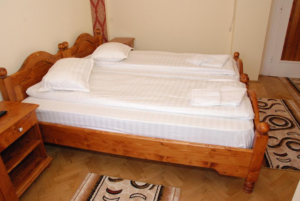 Twin Room,268982853:JPEG