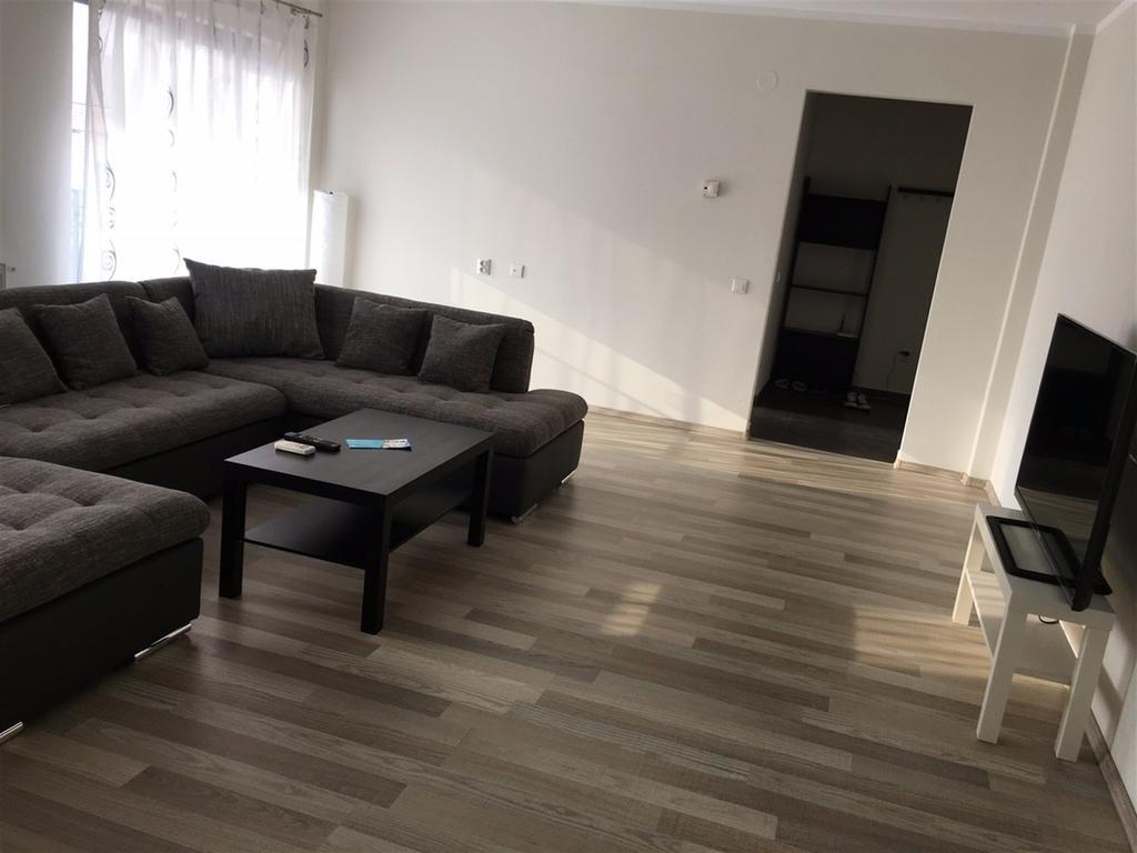 One-Bedroom Apartment 4