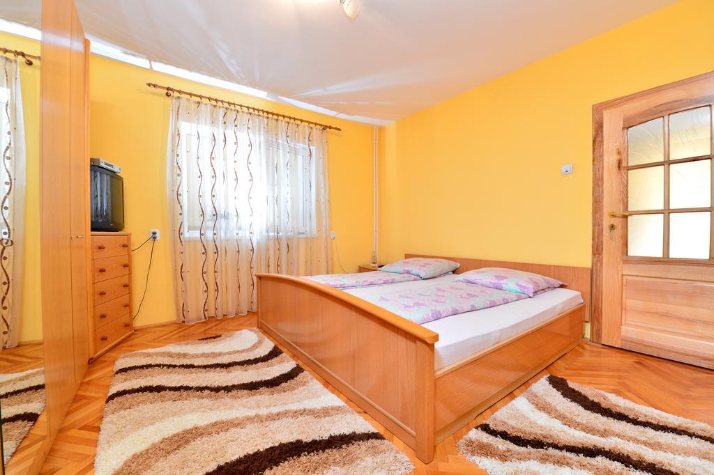 Cameră dublă standard cu baie comună