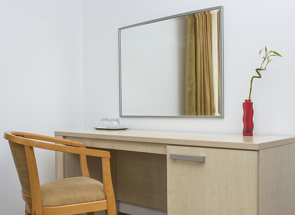 Suite with Balcony,408086814:JPEG