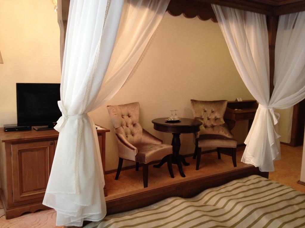 Deluxe Doppelzimmer mit Bett mit Baldachin