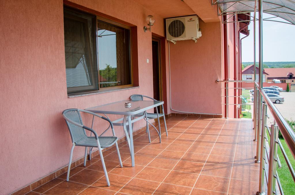 Cameră triplă cu balcon