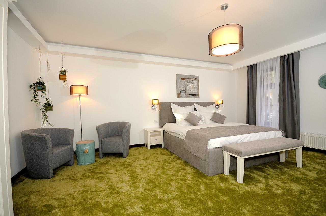 Deluxe Zimmer mit Kingsize-Bett