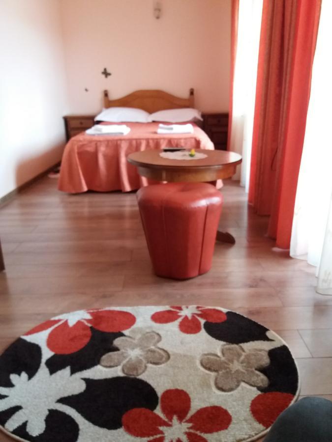 Cameră dublă standard cu baie comună