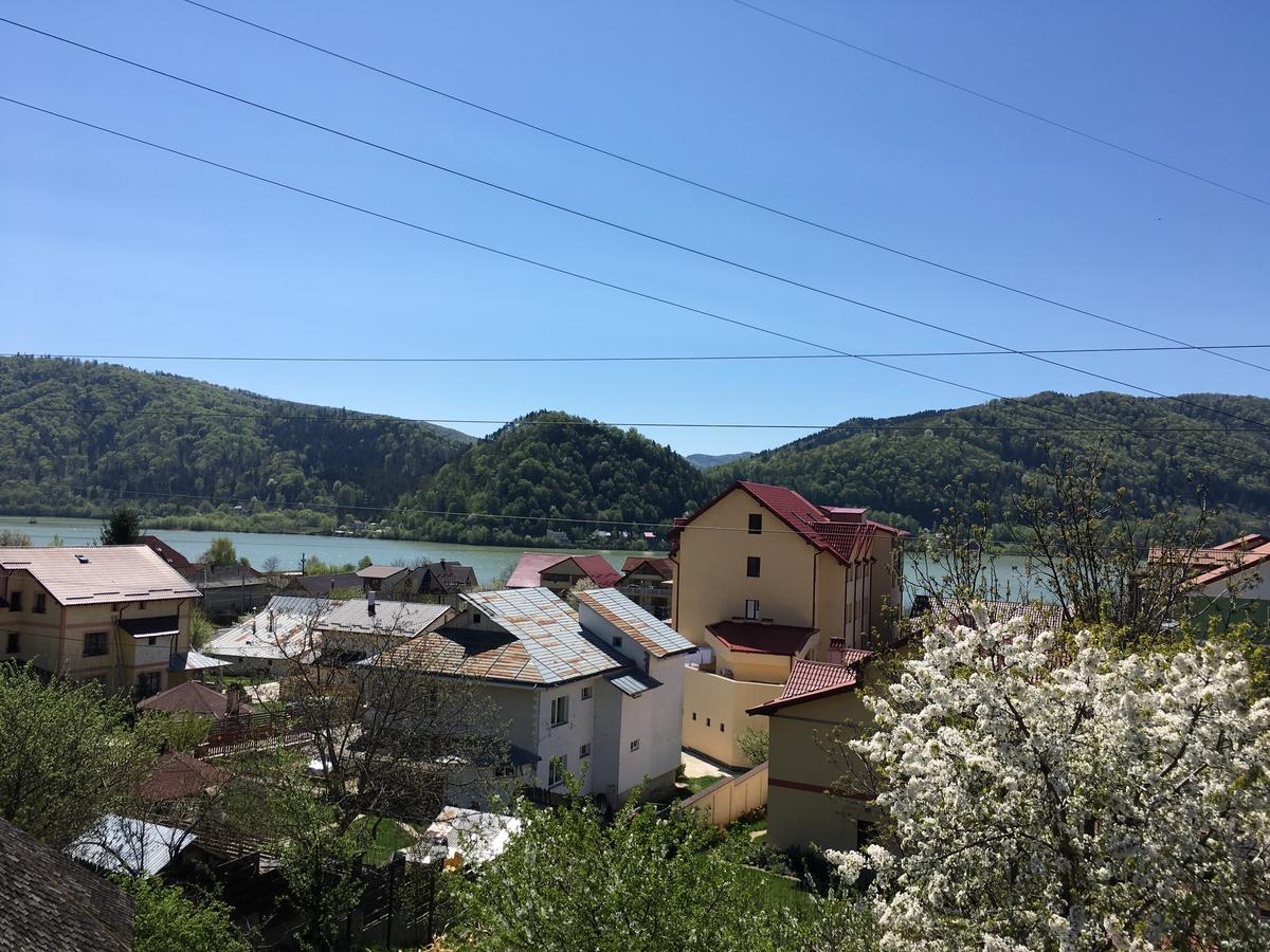 Apartament cu vedere la lac