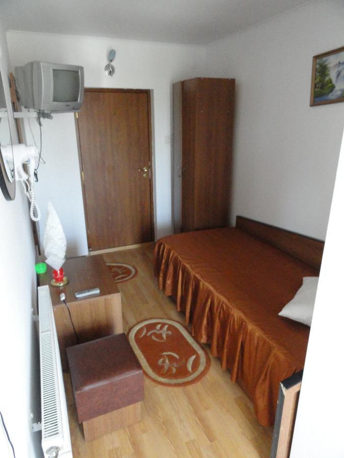 Cameră triplă