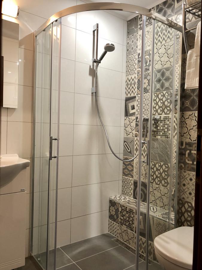 Doppel- oder Zweibettzimmer