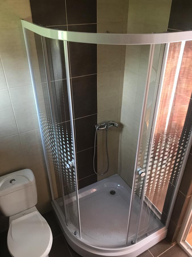 Cameră dublă cu baie privată