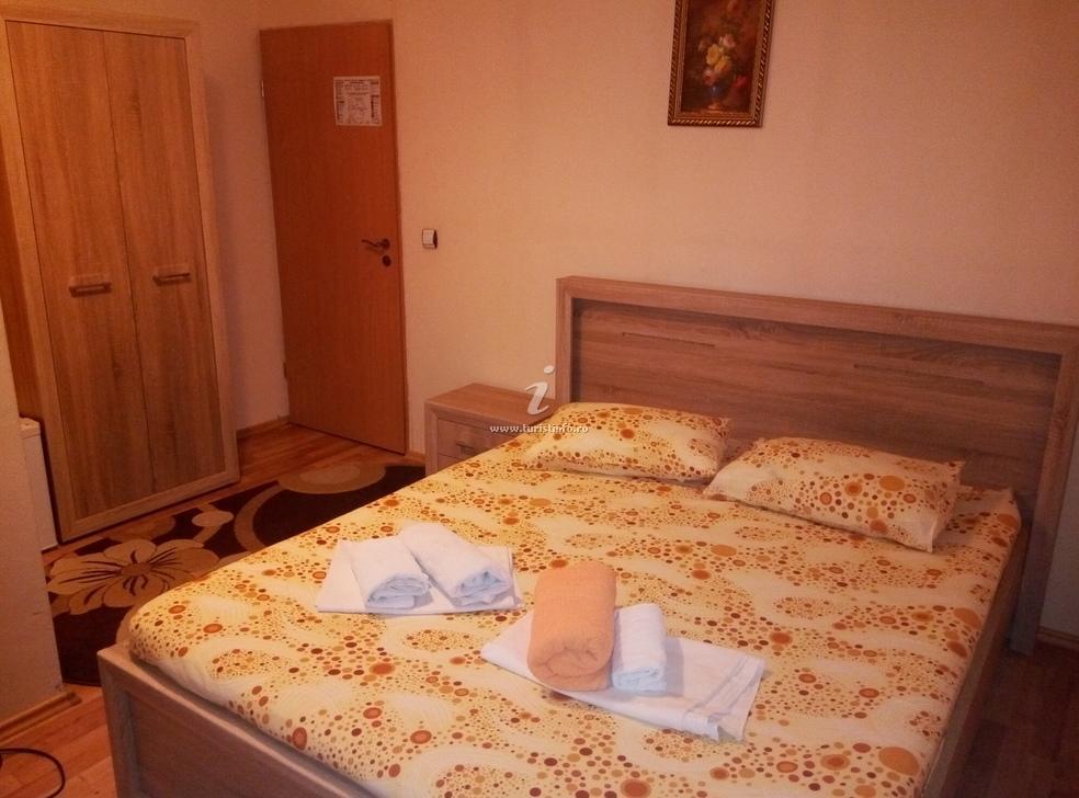 Cameră dublă cu baie privată
