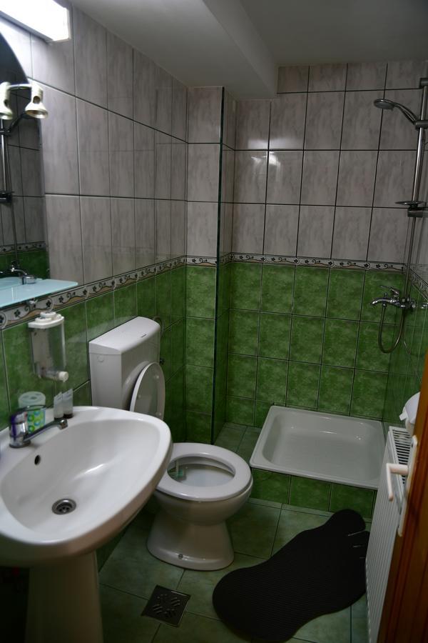 Dreibettzimmer mit eigenem Bad