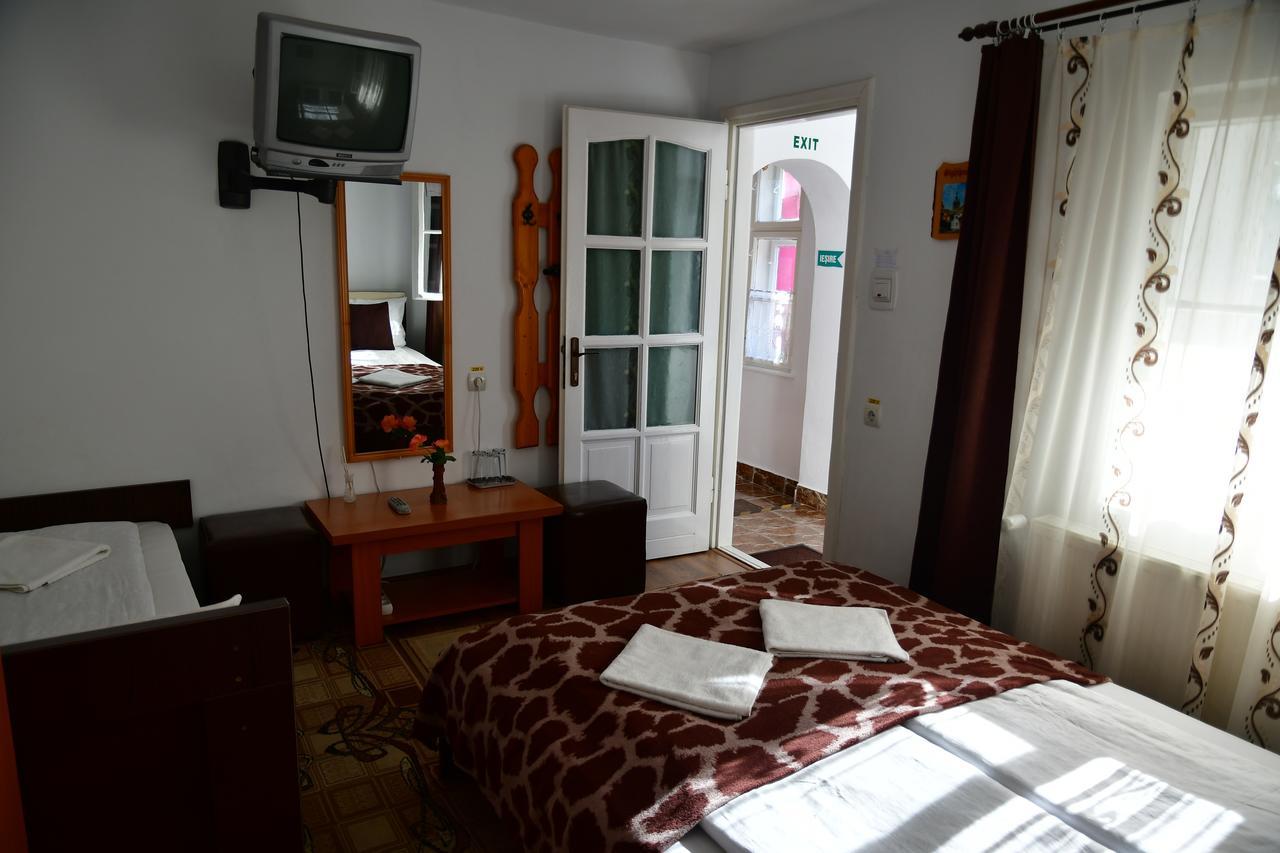 Dreibettzimmer mit eigenem Bad