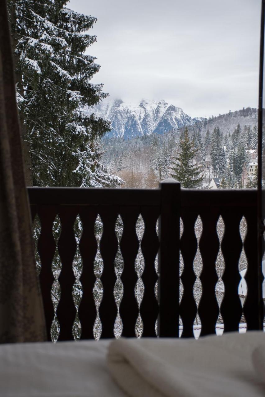 Cameră dublă Deluxe cu balcon