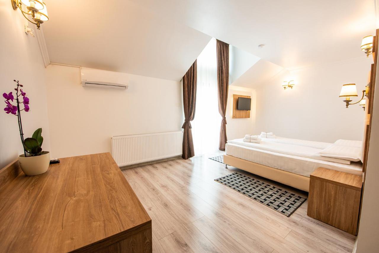 Cameră King cu balcon