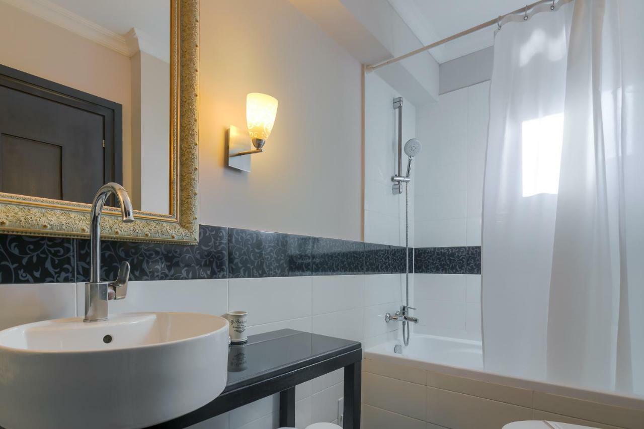 One-Bedroom Suite,789732279:JPEG