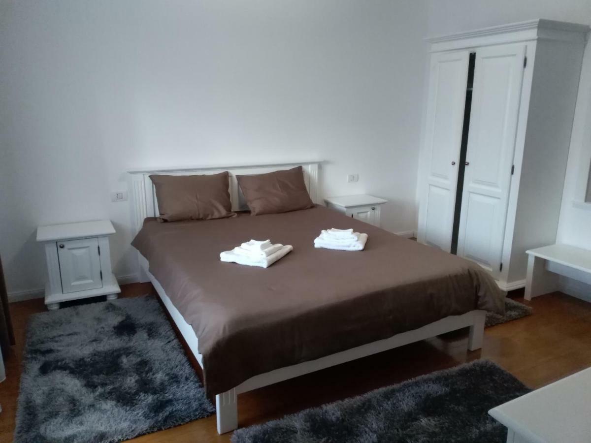 Cameră dublă cu vedere la munte