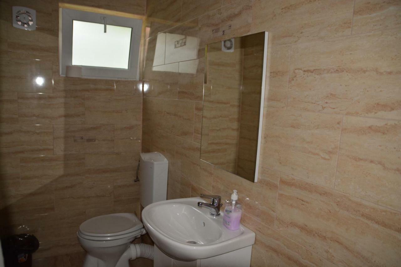 Cameră dublă Deluxe (2 adulți și 1 copil)