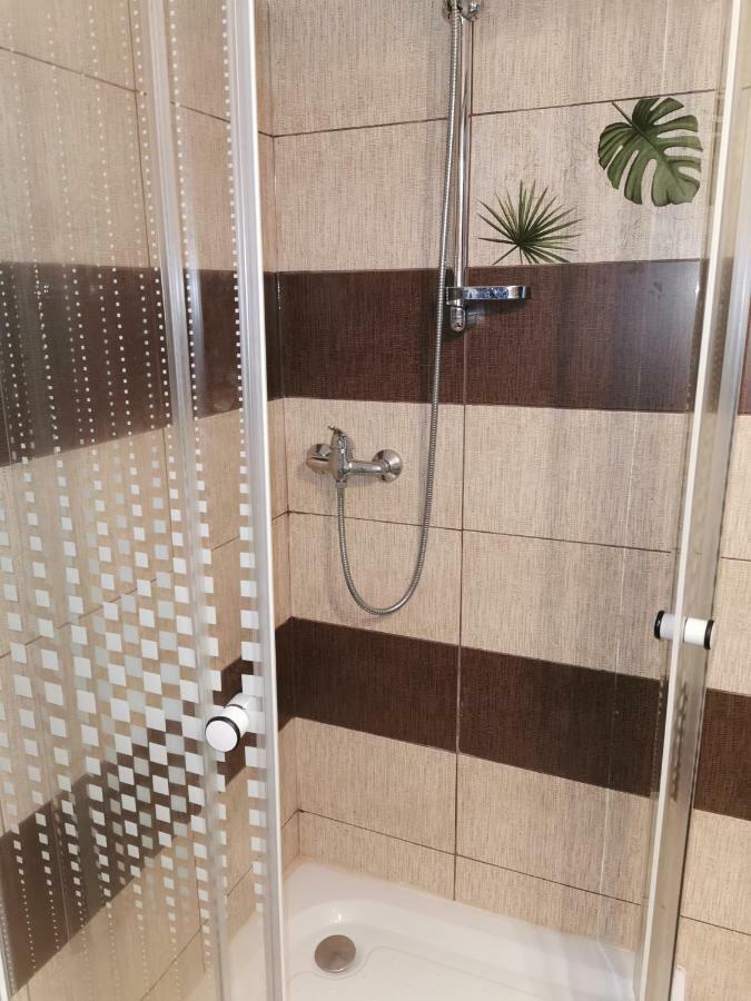 Cameră dublă sau twin cu baie