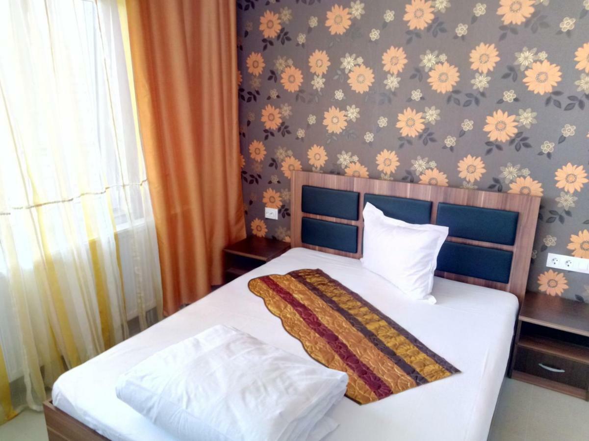 Cameră dublă cu baie privată
