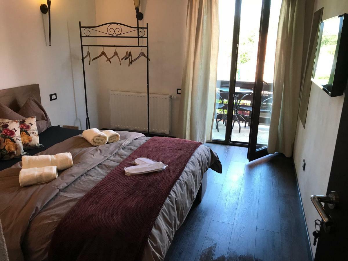 Cameră dublă cu baie privată