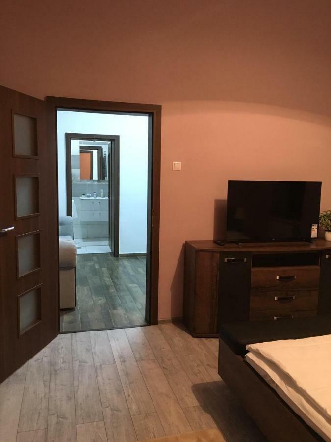 Apartment,897521263:JPEG
