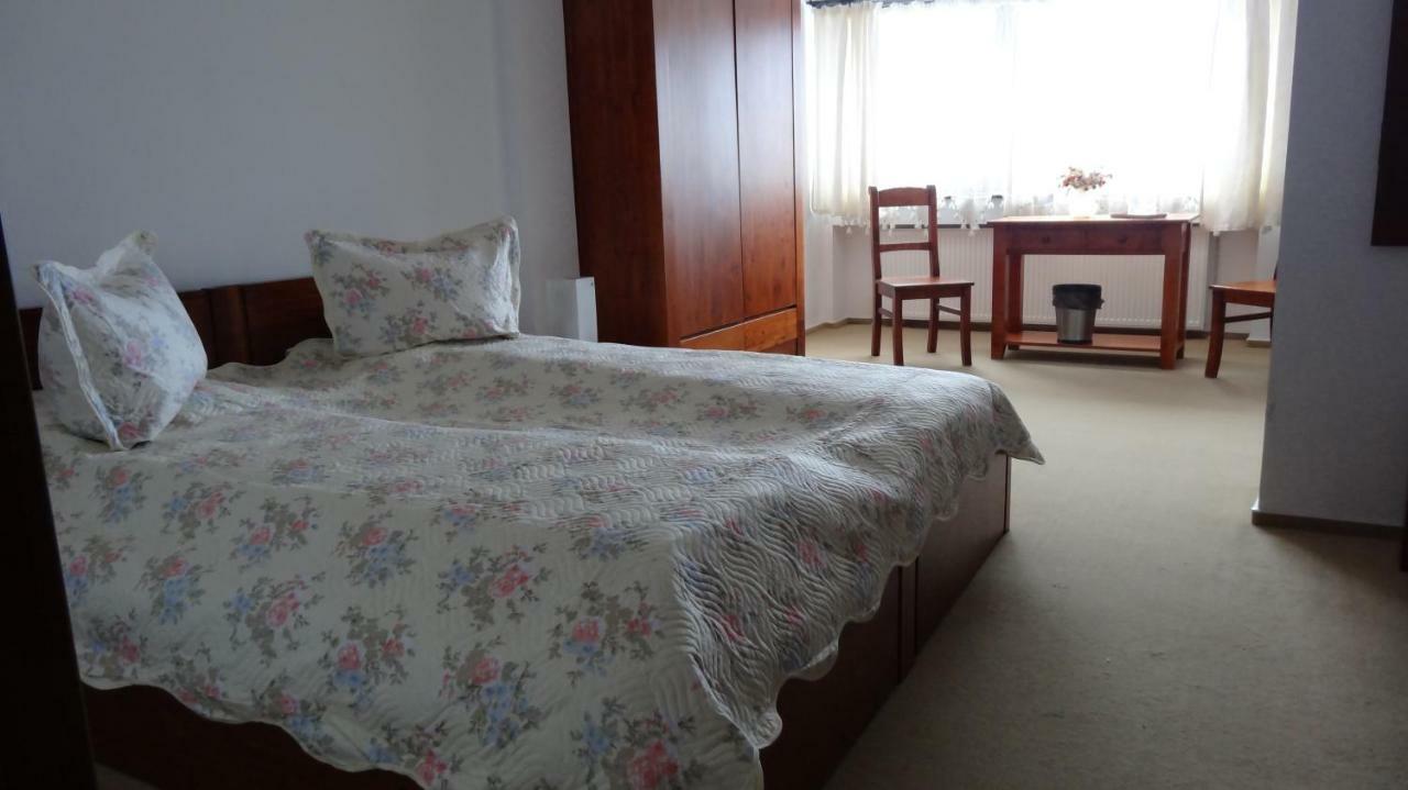 Cameră triplă cu vedere la munte