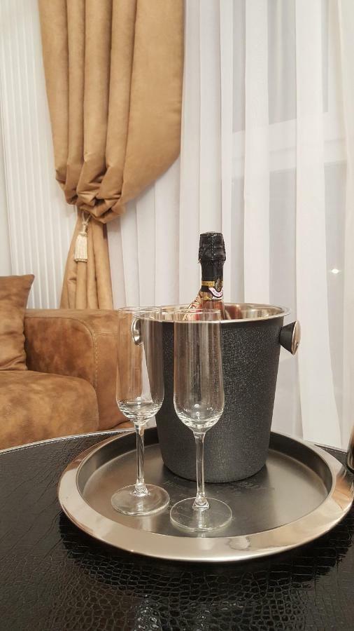 Apartment,870371657:JPEG