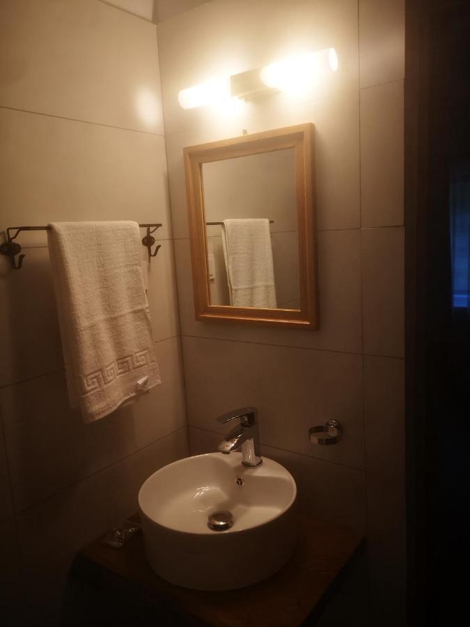 Cameră King cu balcon comun