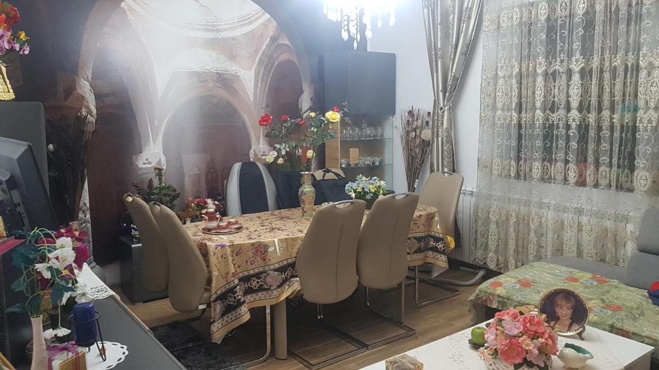 Cameră dublă cu baie comună