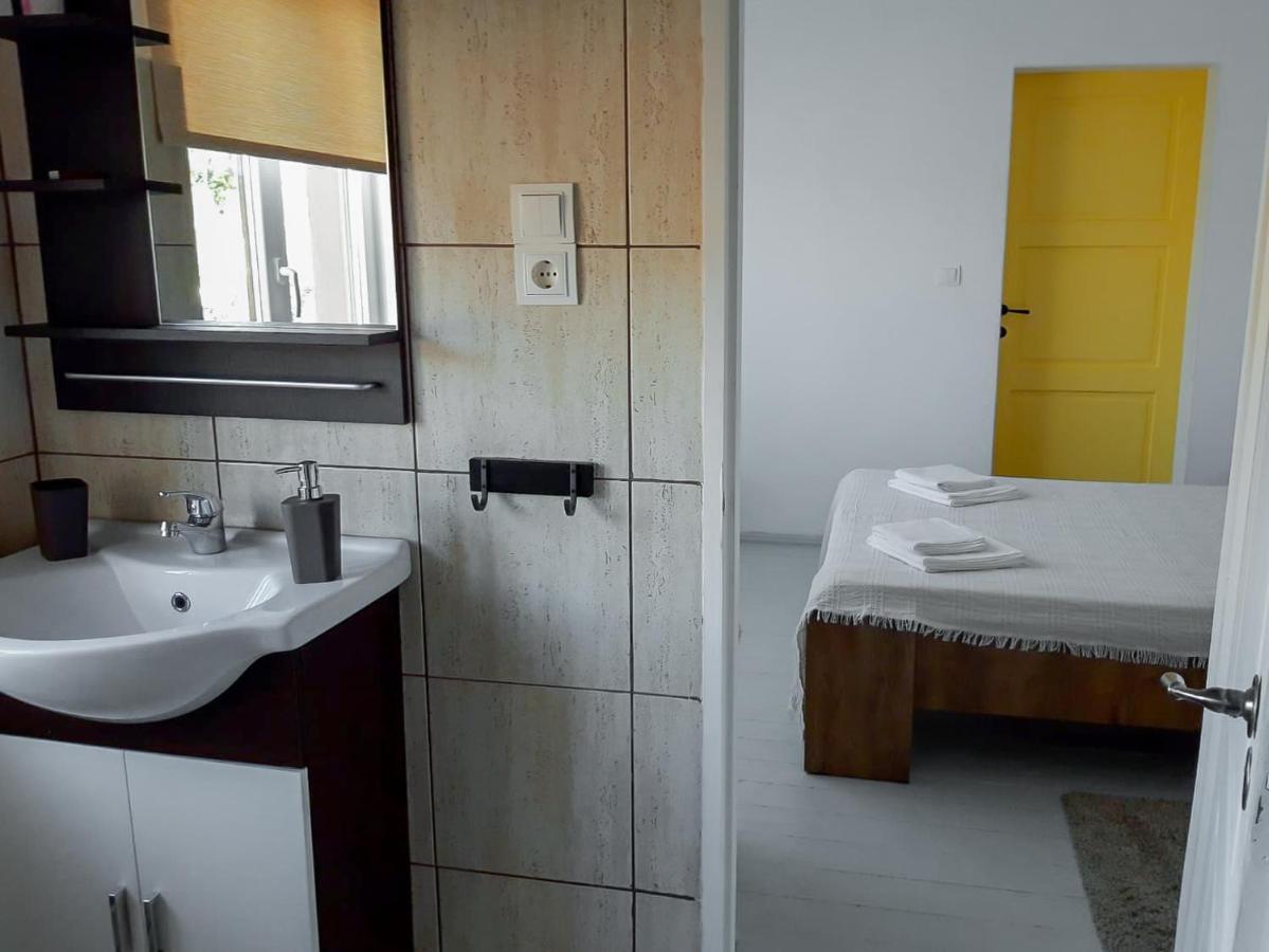 Cameră dublă cu baie privată